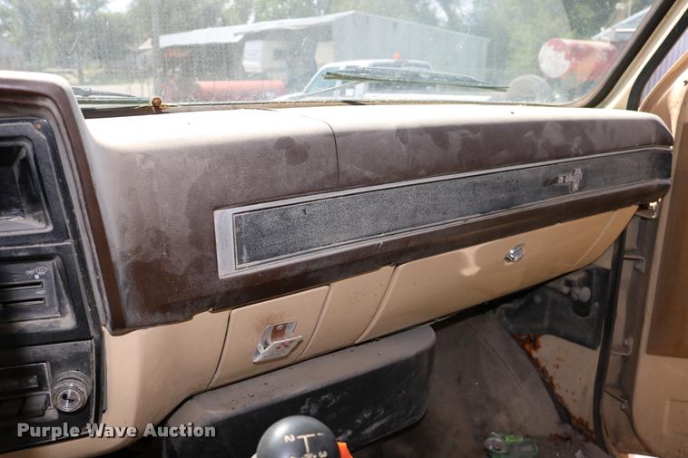 image for item DD0188 1986 Chevrolet Kodiak C70 dump truck