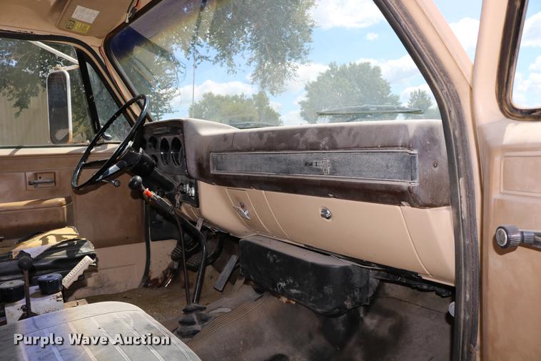 image for item DD0188 1986 Chevrolet Kodiak C70 dump truck