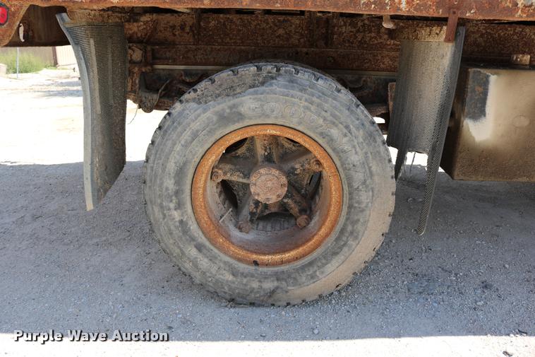 image for item DD0188 1986 Chevrolet Kodiak C70 dump truck