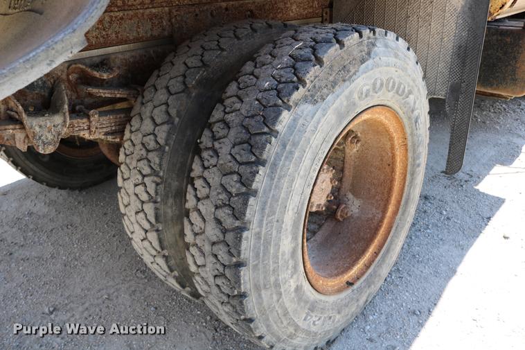 image for item DD0188 1986 Chevrolet Kodiak C70 dump truck