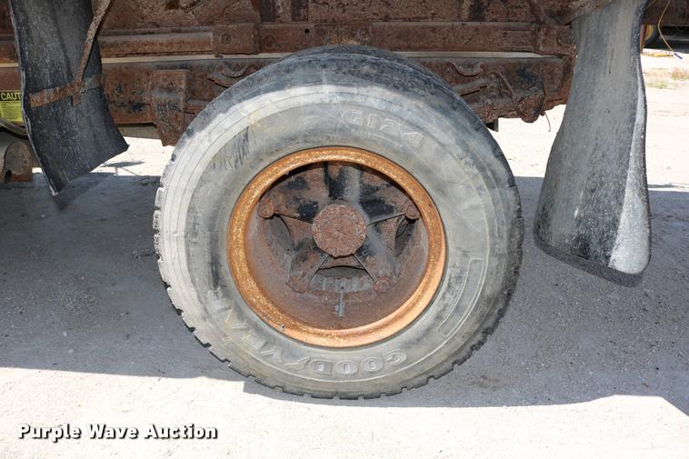 image for item DD0188 1986 Chevrolet Kodiak C70 dump truck