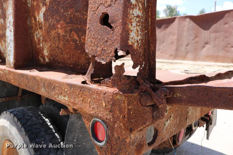 image for item DD0188 1986 Chevrolet Kodiak C70 dump truck