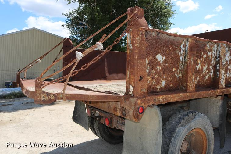 image for item DD0188 1986 Chevrolet Kodiak C70 dump truck