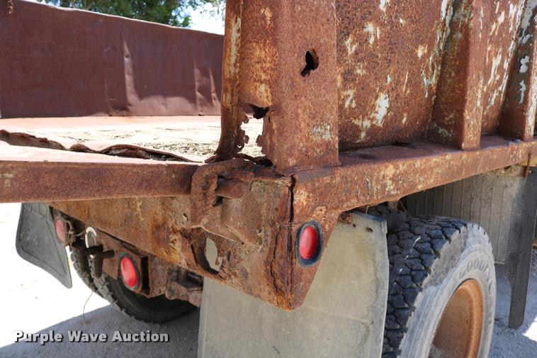 image for item DD0188 1986 Chevrolet Kodiak C70 dump truck