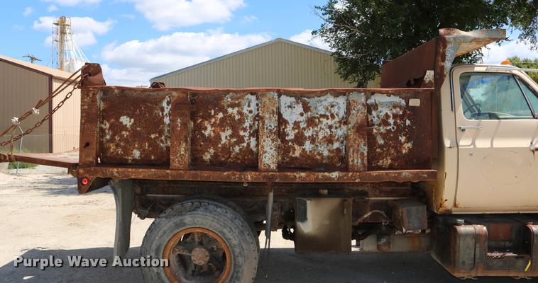 image for item DD0188 1986 Chevrolet Kodiak C70 dump truck