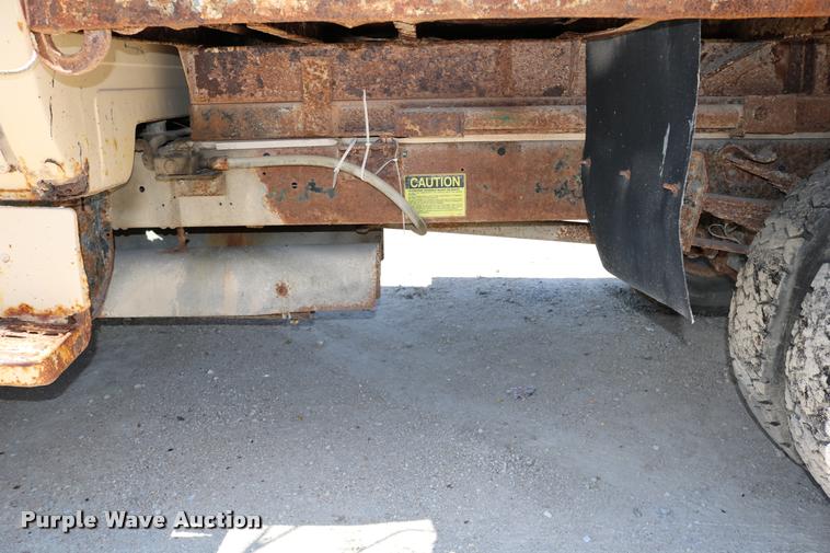 image for item DD0188 1986 Chevrolet Kodiak C70 dump truck