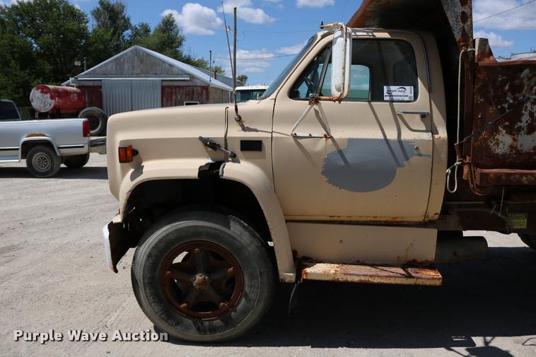 image for item DD0188 1986 Chevrolet Kodiak C70 dump truck