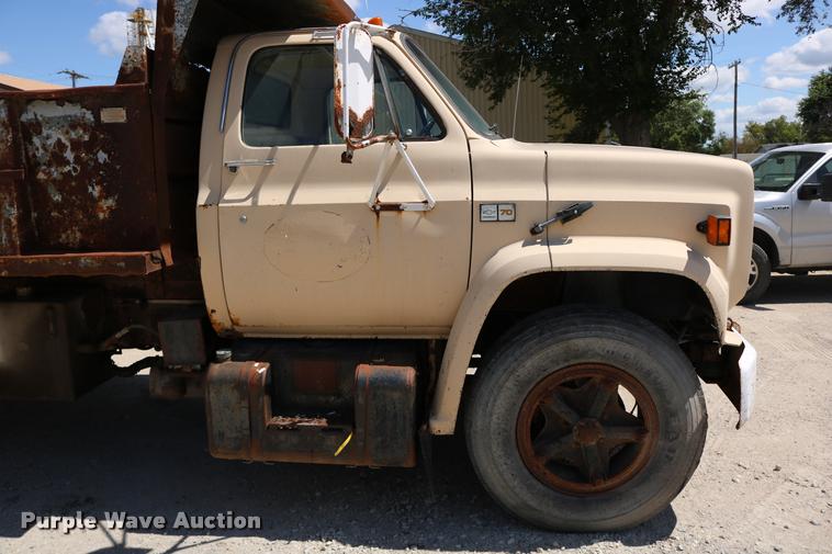 image for item DD0188 1986 Chevrolet Kodiak C70 dump truck