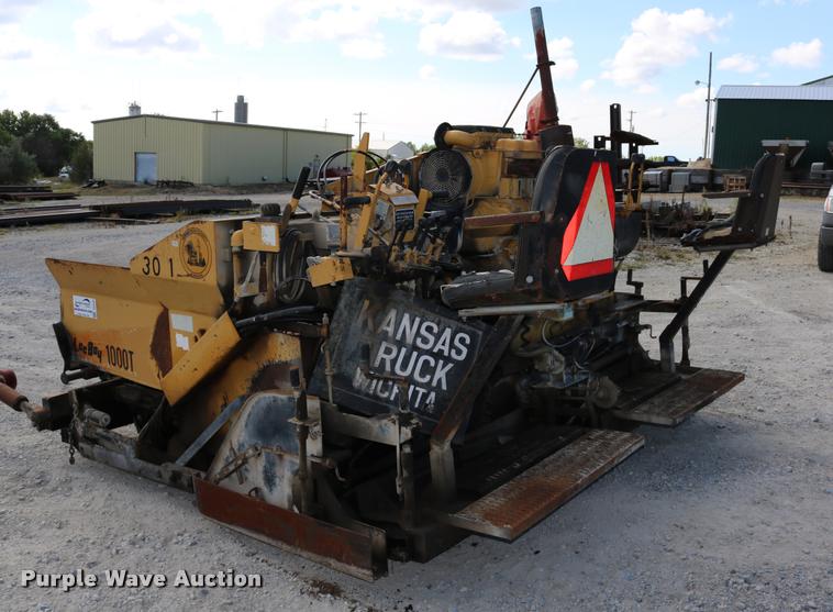 image for item DD0192 1991 LeeBoy L1000T paver