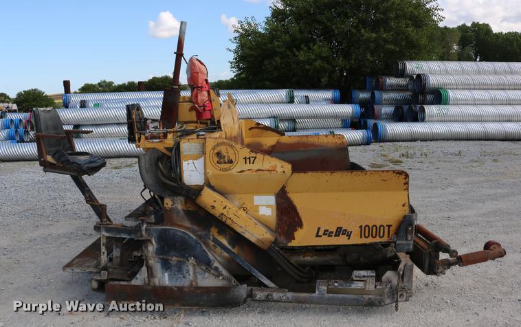 image for item DD0192 1991 LeeBoy L1000T paver