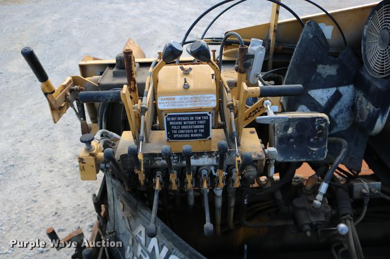 image for item DD0192 1991 LeeBoy L1000T paver