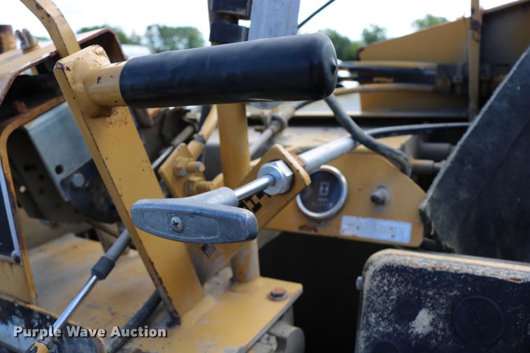 image for item DD0192 1991 LeeBoy L1000T paver