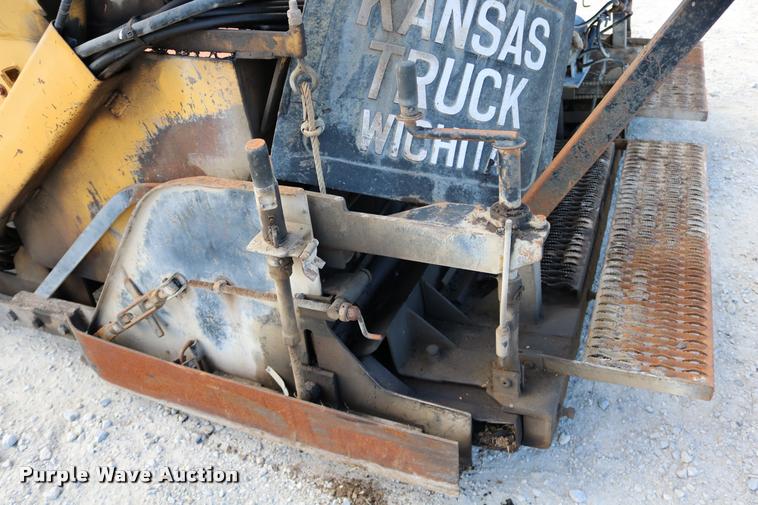 image for item DD0192 1991 LeeBoy L1000T paver