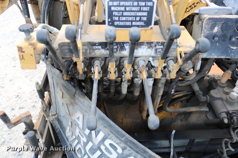 image for item DD0192 1991 LeeBoy L1000T paver