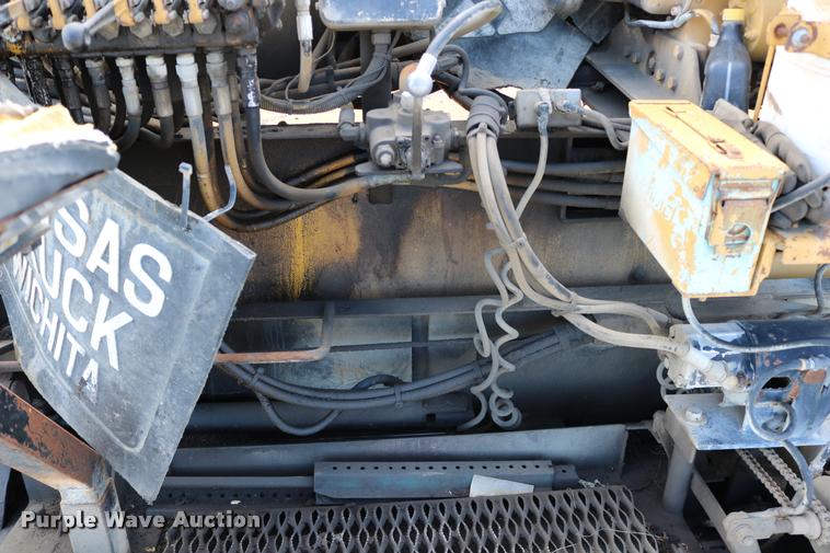 image for item DD0192 1991 LeeBoy L1000T paver