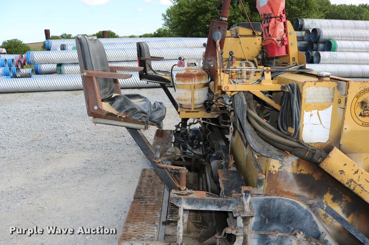 image for item DD0192 1991 LeeBoy L1000T paver