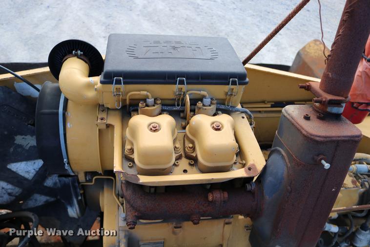 image for item DD0192 1991 LeeBoy L1000T paver