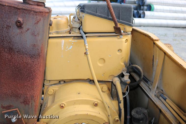 image for item DD0192 1991 LeeBoy L1000T paver