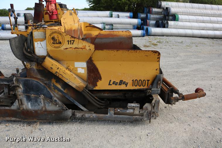 image for item DD0192 1991 LeeBoy L1000T paver