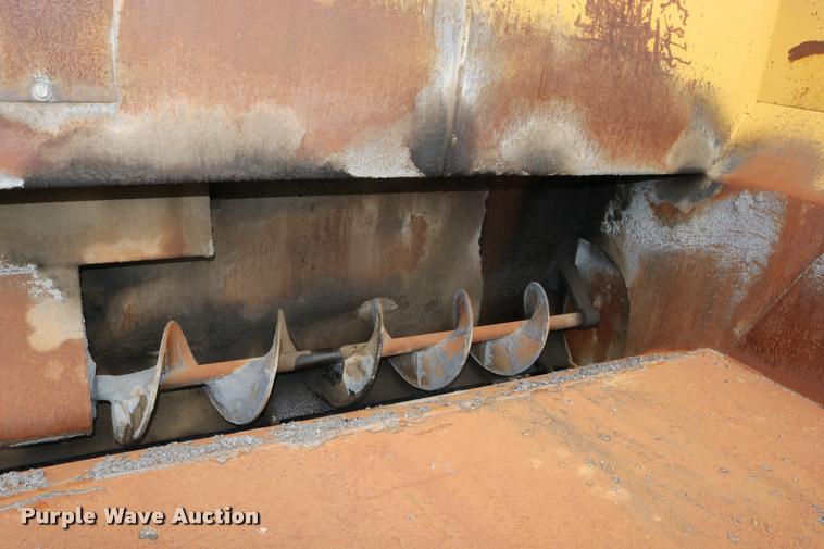 image for item DD0192 1991 LeeBoy L1000T paver