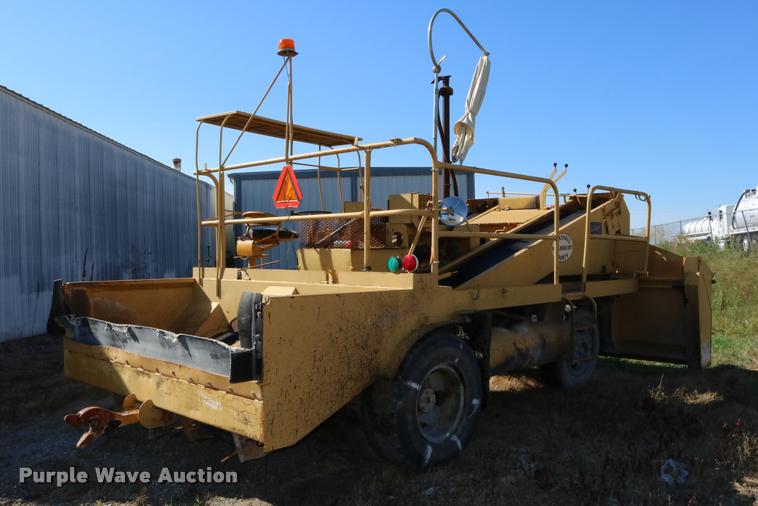 image for item DD0193 1973 Etnyre P chip spreader