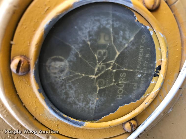 image for item DD0193 1973 Etnyre P chip spreader