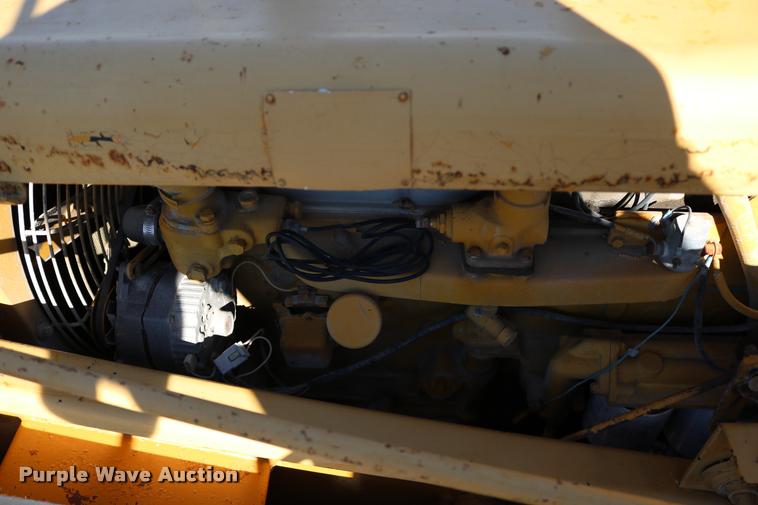 image for item DD0193 1973 Etnyre P chip spreader