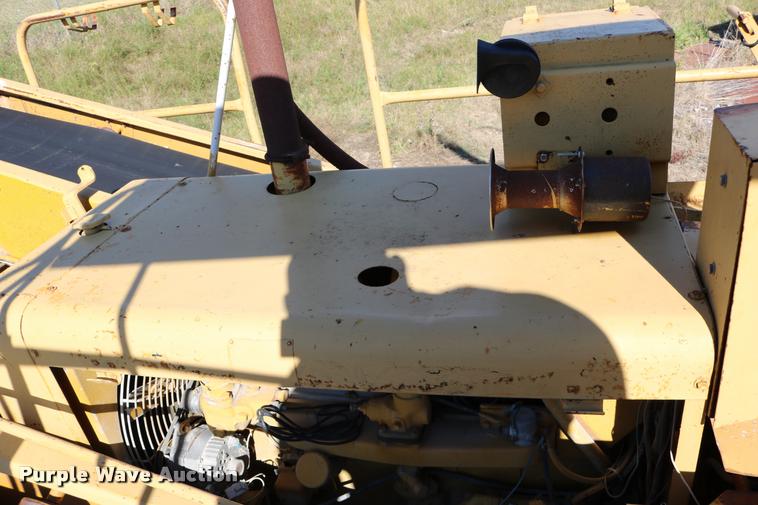 image for item DD0193 1973 Etnyre P chip spreader