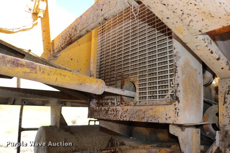 image for item DD0193 1973 Etnyre P chip spreader