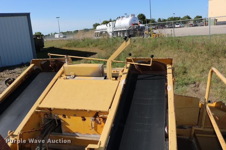 image for item DD0193 1973 Etnyre P chip spreader