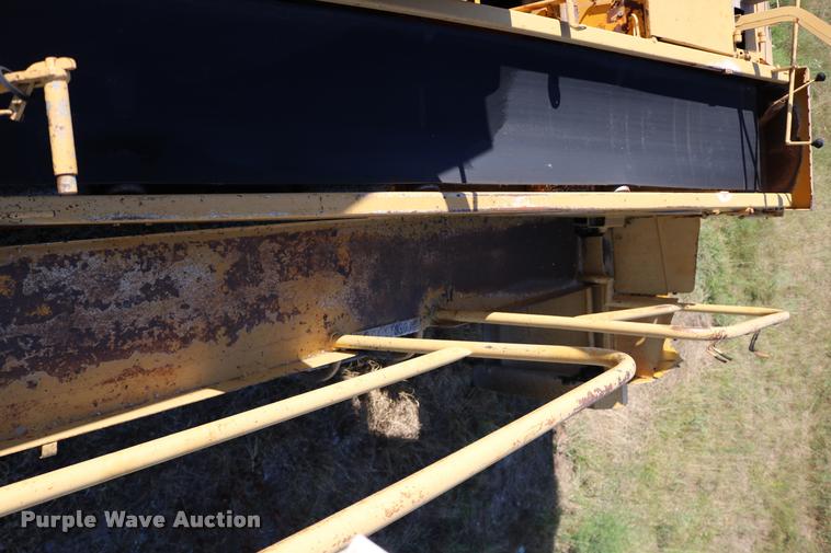 image for item DD0193 1973 Etnyre P chip spreader