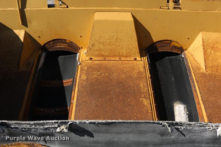 image for item DD0193 1973 Etnyre P chip spreader