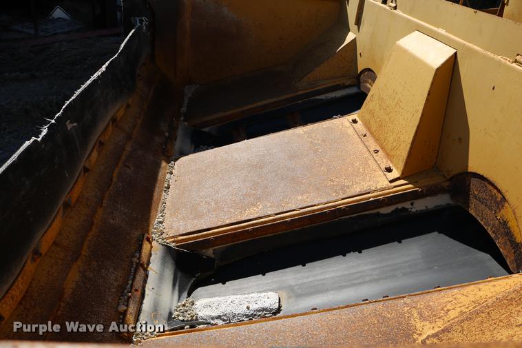 image for item DD0193 1973 Etnyre P chip spreader