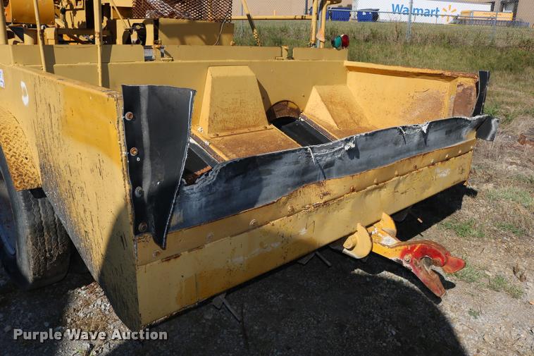 image for item DD0193 1973 Etnyre P chip spreader