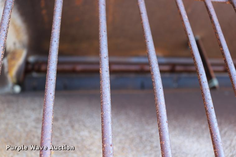 image for item DD0193 1973 Etnyre P chip spreader