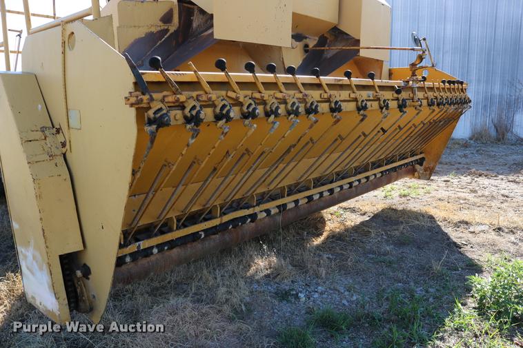 image for item DD0193 1973 Etnyre P chip spreader