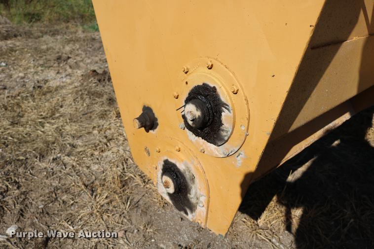 image for item DD0193 1973 Etnyre P chip spreader