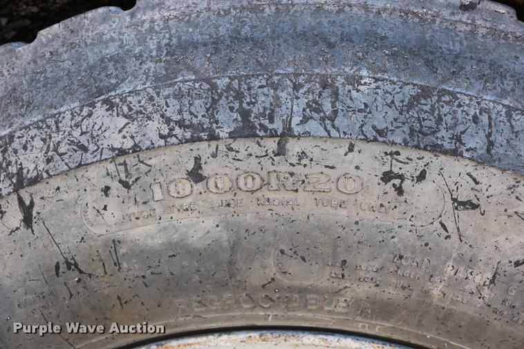 image for item DD0193 1973 Etnyre P chip spreader