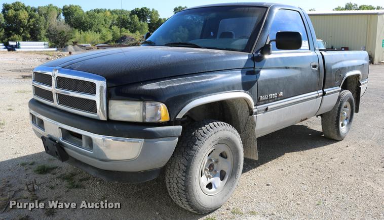 image for item DD0194 1996 Dodge Ram 1500 pickup truck