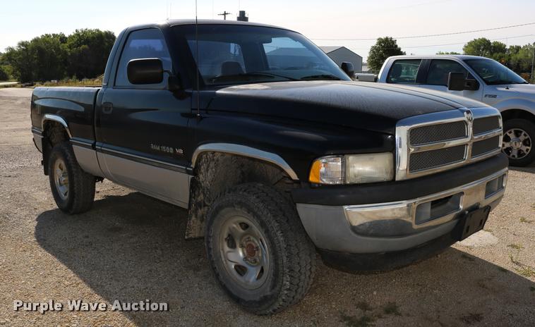 image for item DD0194 1996 Dodge Ram 1500 pickup truck