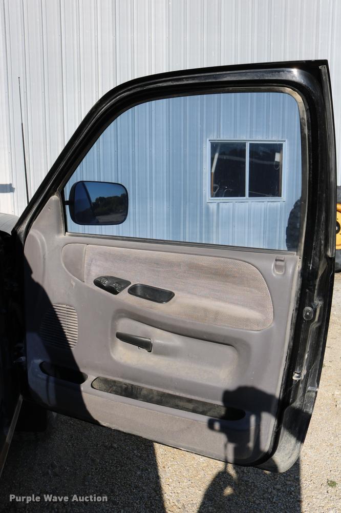 image for item DD0194 1996 Dodge Ram 1500 pickup truck