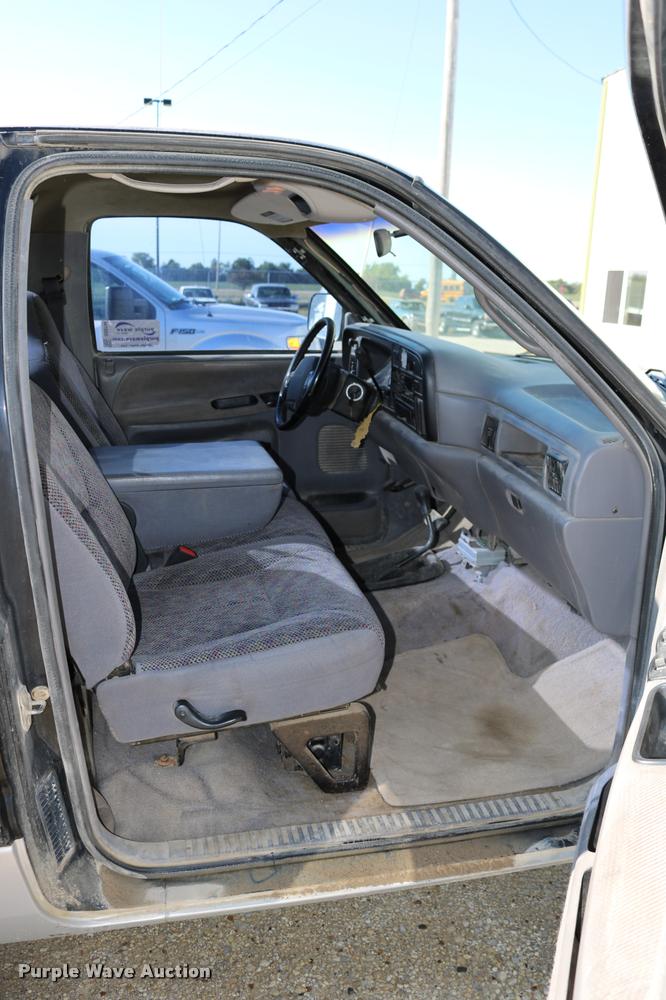 image for item DD0194 1996 Dodge Ram 1500 pickup truck