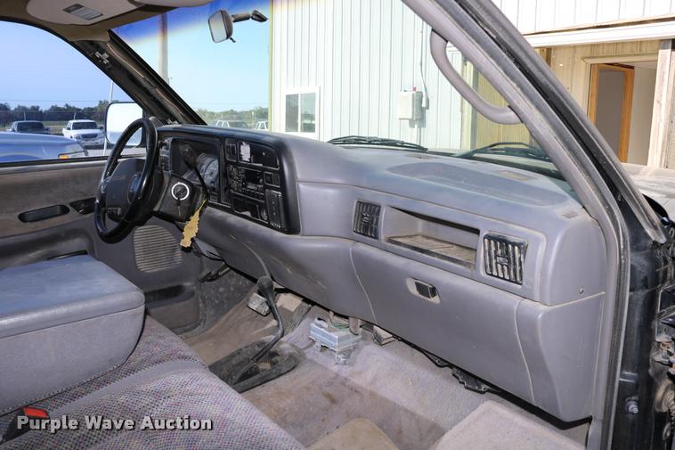 image for item DD0194 1996 Dodge Ram 1500 pickup truck