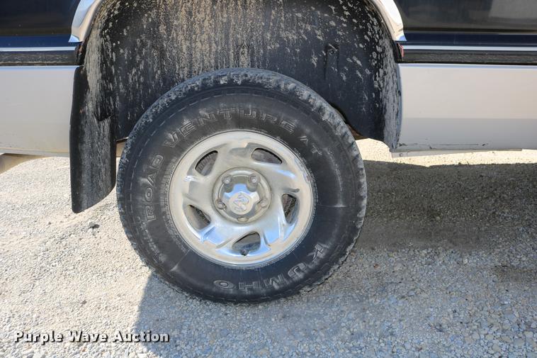 image for item DD0194 1996 Dodge Ram 1500 pickup truck