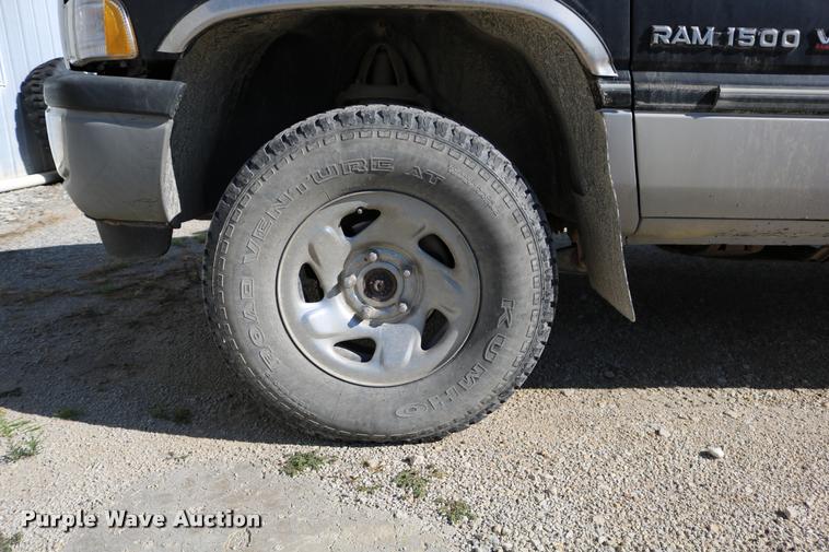 image for item DD0194 1996 Dodge Ram 1500 pickup truck