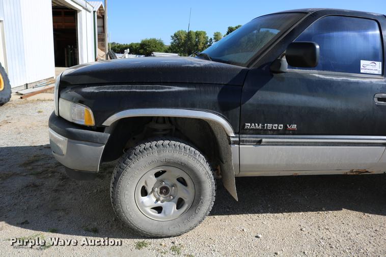 image for item DD0194 1996 Dodge Ram 1500 pickup truck