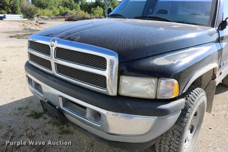 image for item DD0194 1996 Dodge Ram 1500 pickup truck