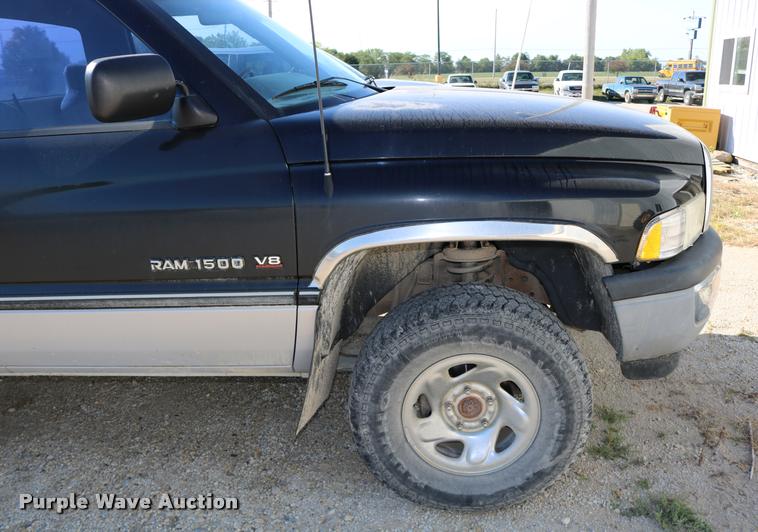 image for item DD0194 1996 Dodge Ram 1500 pickup truck