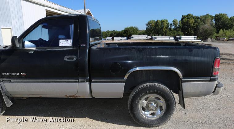 image for item DD0194 1996 Dodge Ram 1500 pickup truck