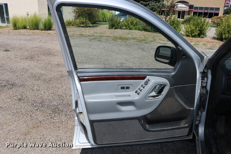 image for item DD0202 2004 Jeep Grand Cherokee SUV